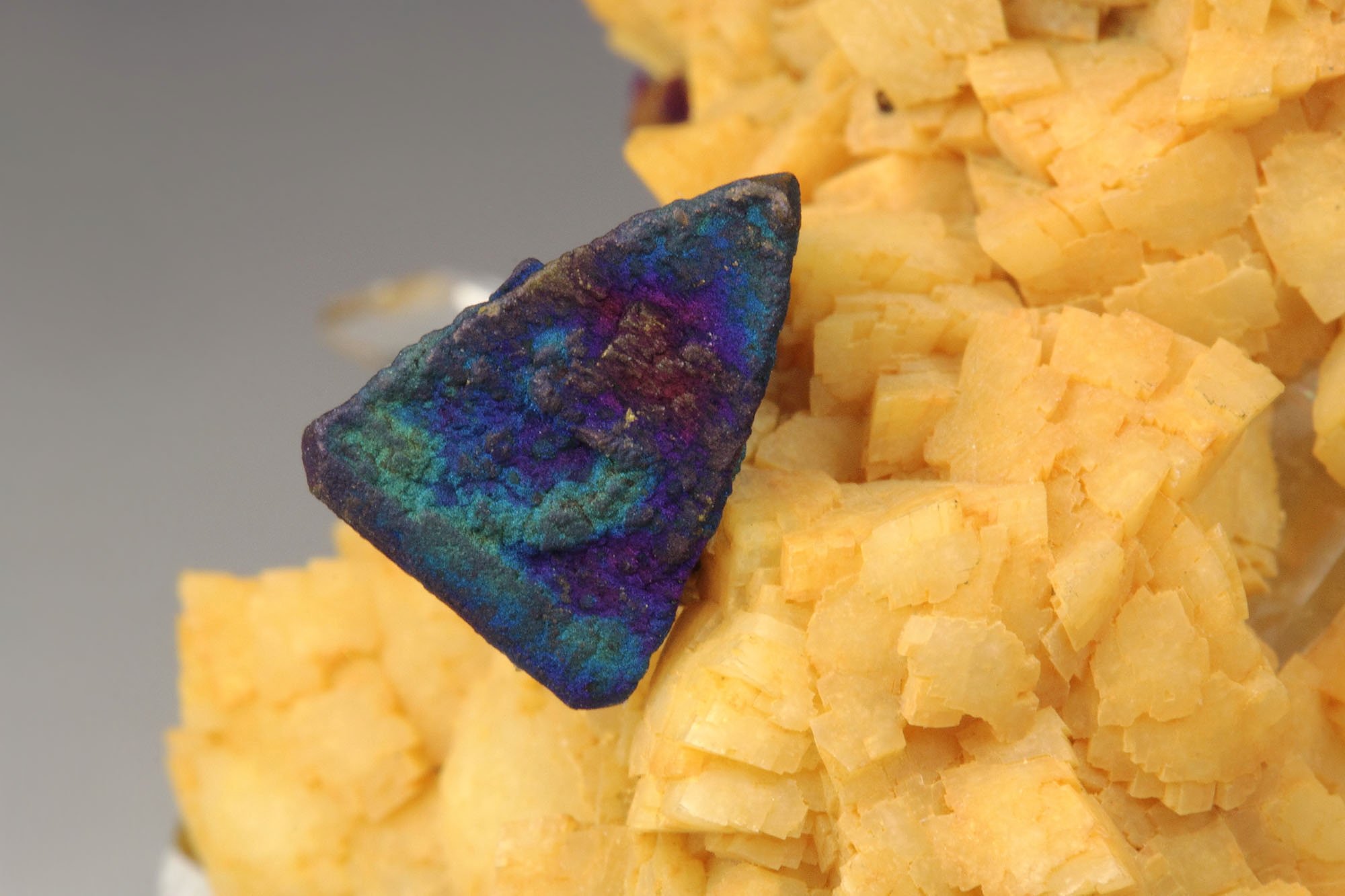 QUARTZ,  CHALCOPYRITE, DOLOMITE