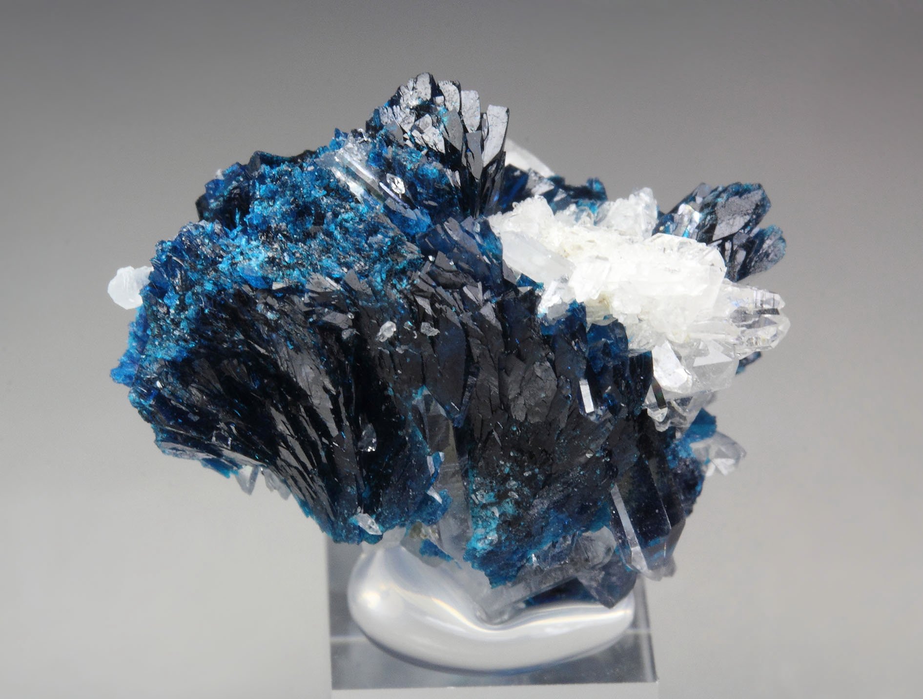 VESZELYITE, QUARTZ 