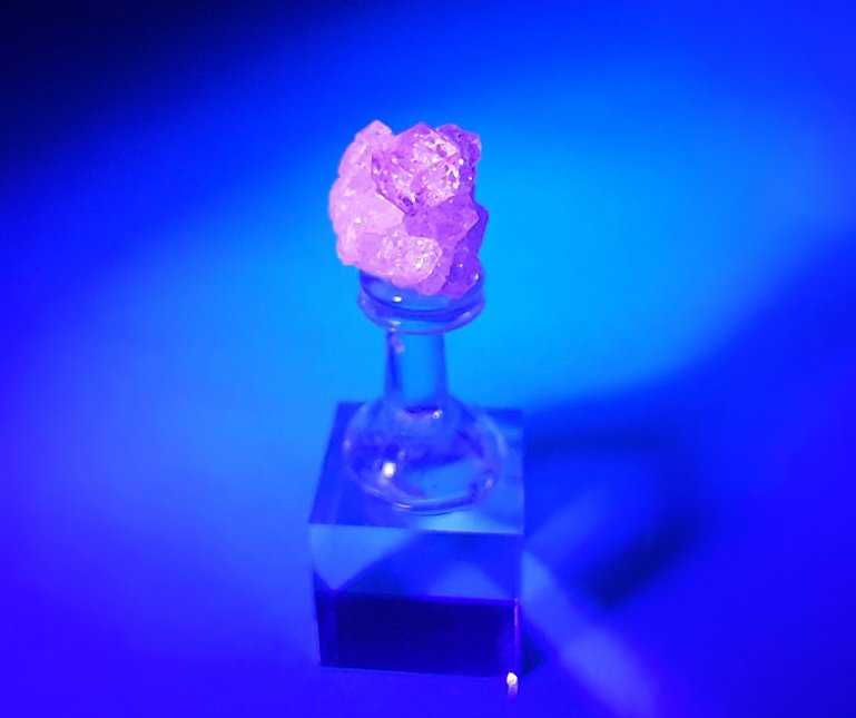 colorless gem GARNET var. GROSSULAR