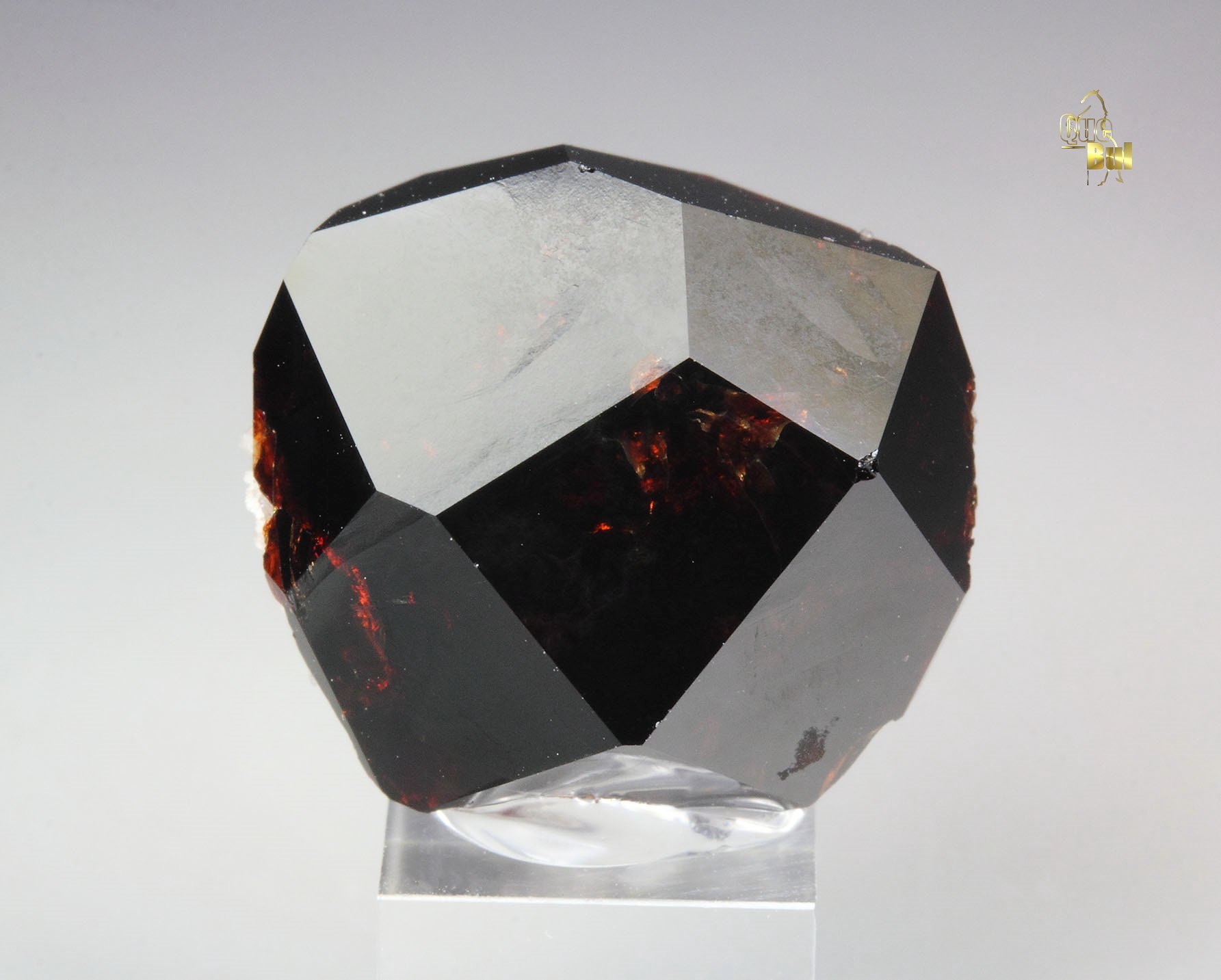 gemmy GARNET var. ALMANDINE