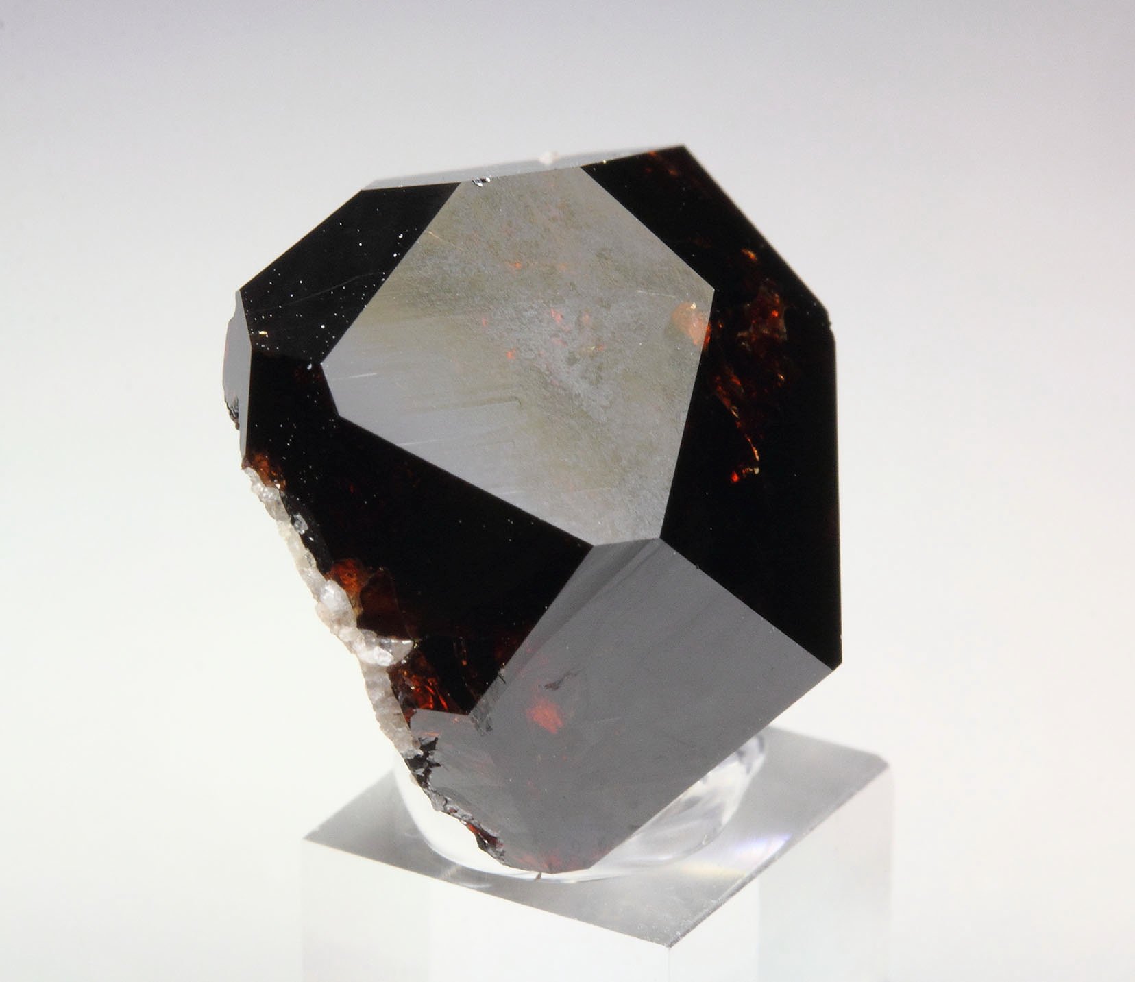 gemmy GARNET var. ALMANDINE