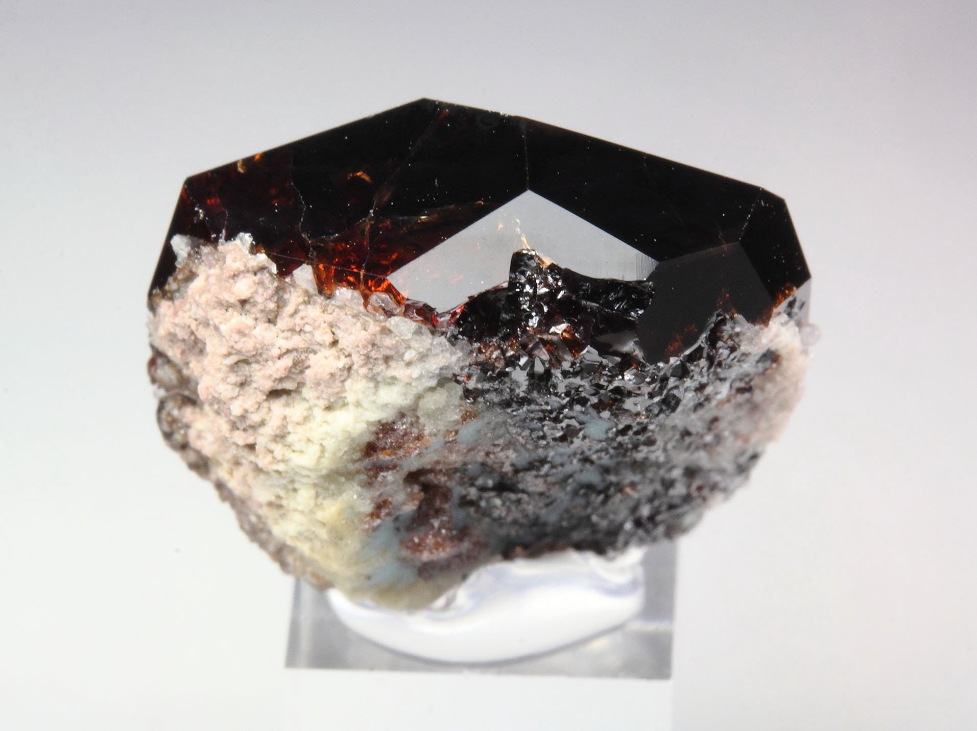 gemmy GARNET var. ALMANDINE