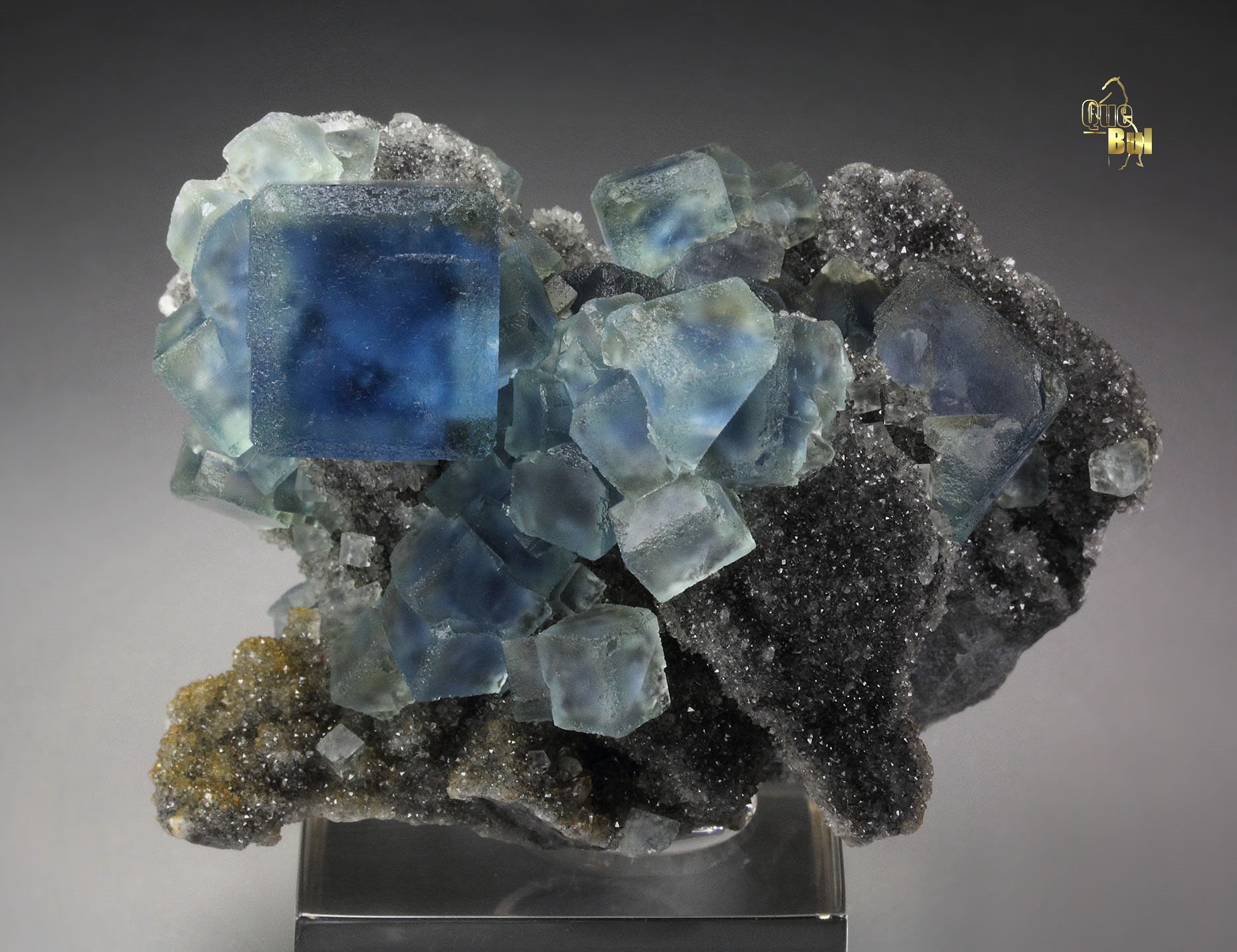 FLUORITE with phantoms, QUARTZ