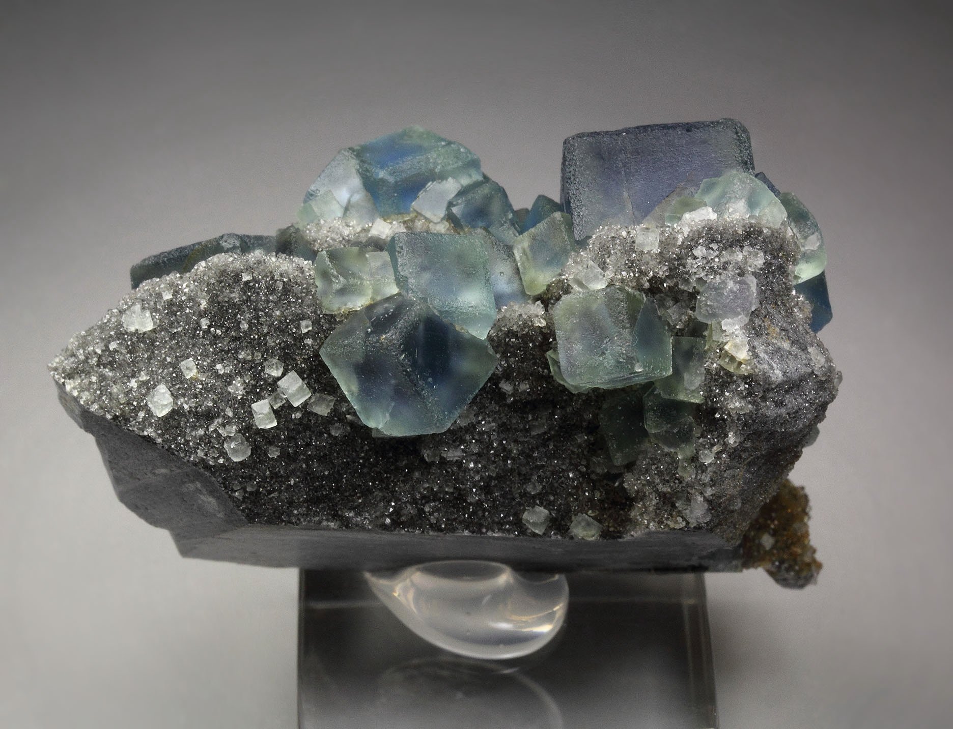 FLUORITE with phantoms, QUARTZ