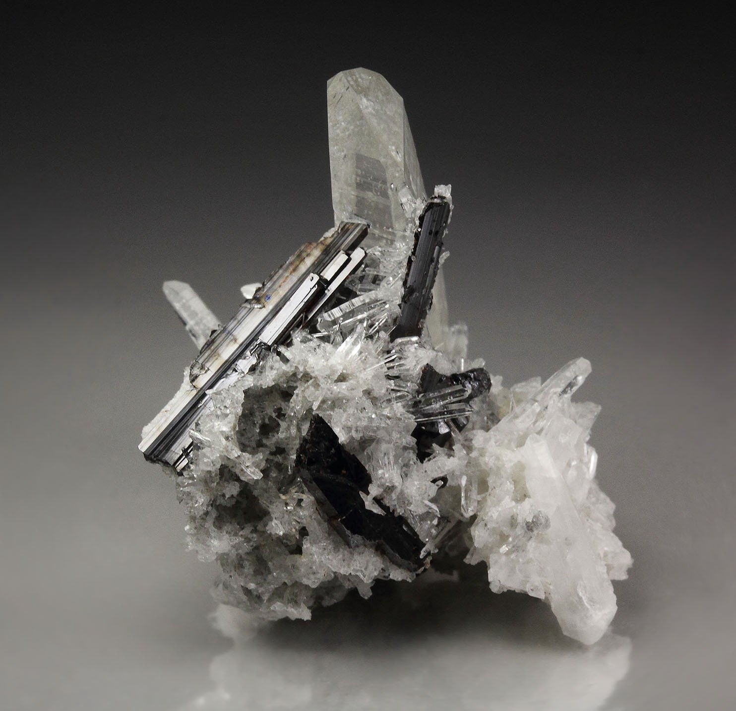 HUBNERITE, QUARTZ 