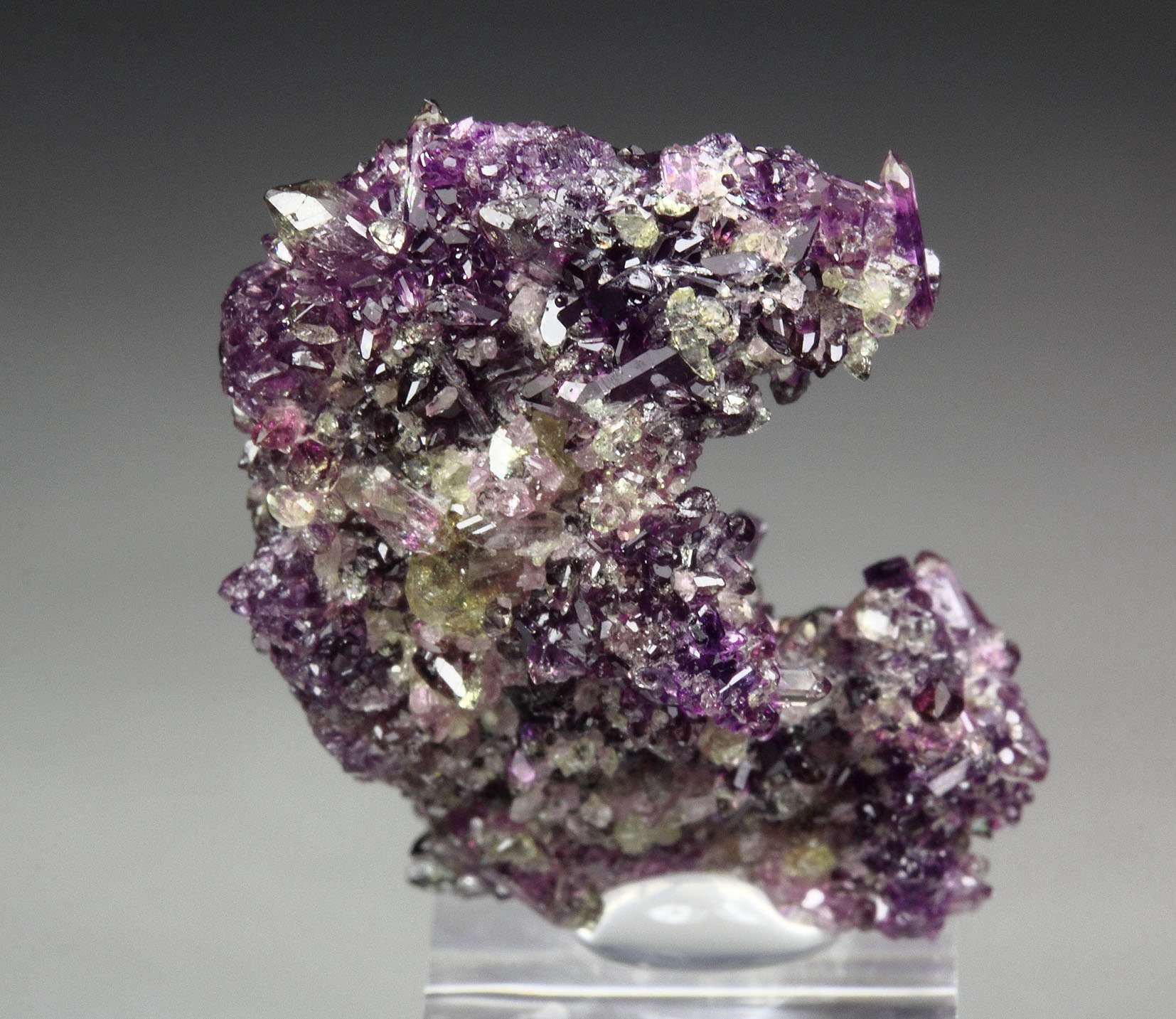 VESUVIANITE var. MANGANOAN