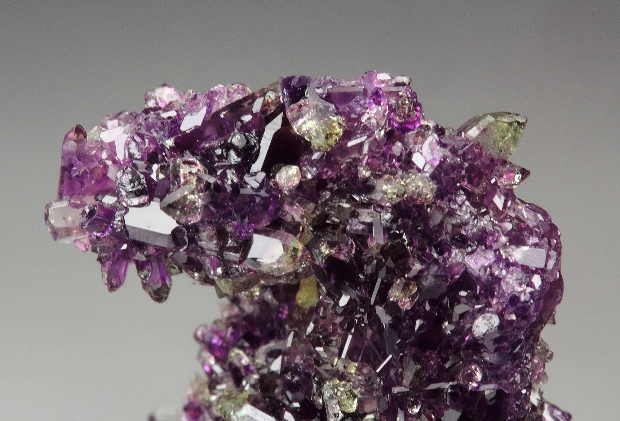 VESUVIANITE var. MANGANOAN