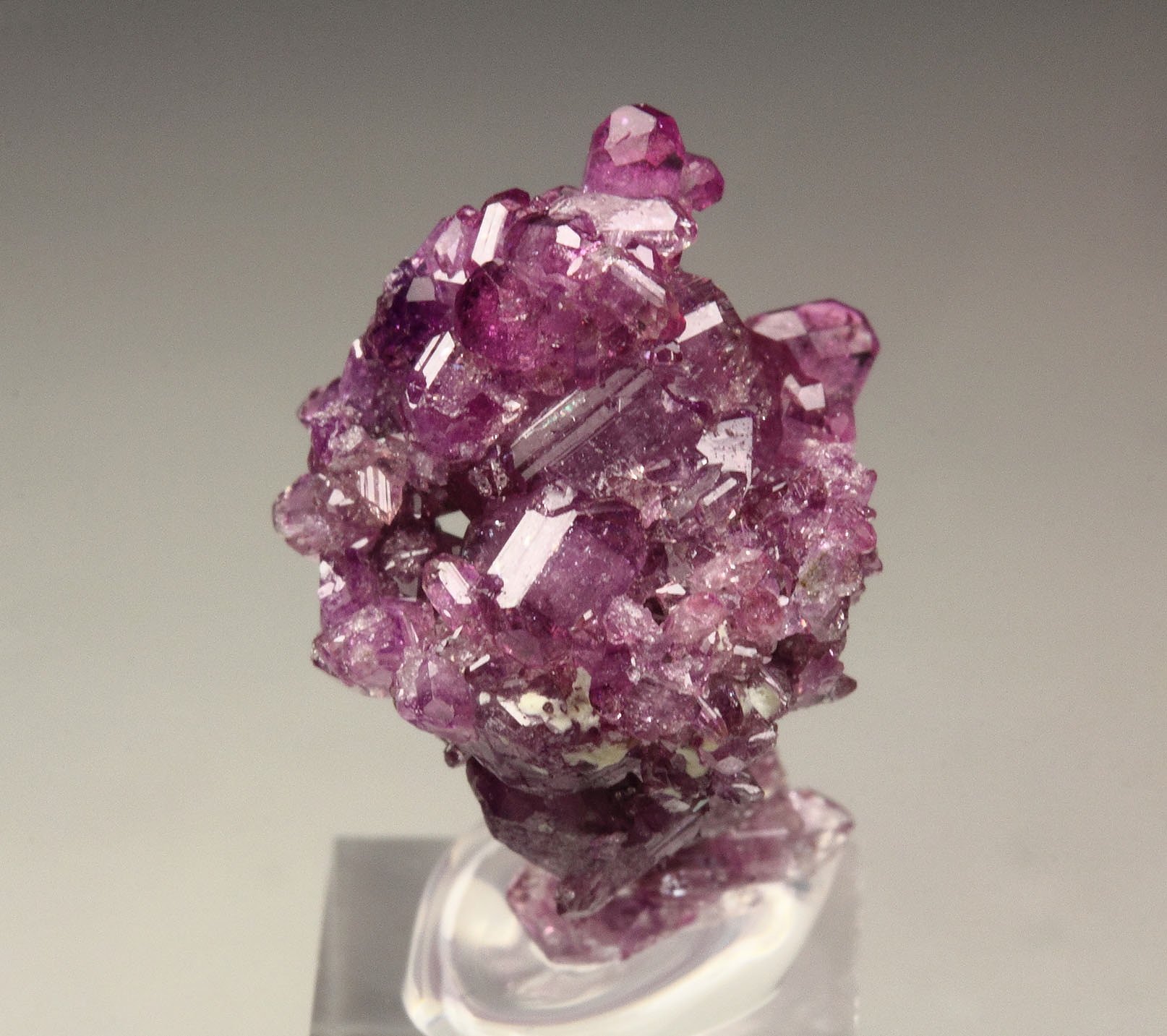VESUVIANITE var. MANGANOAN