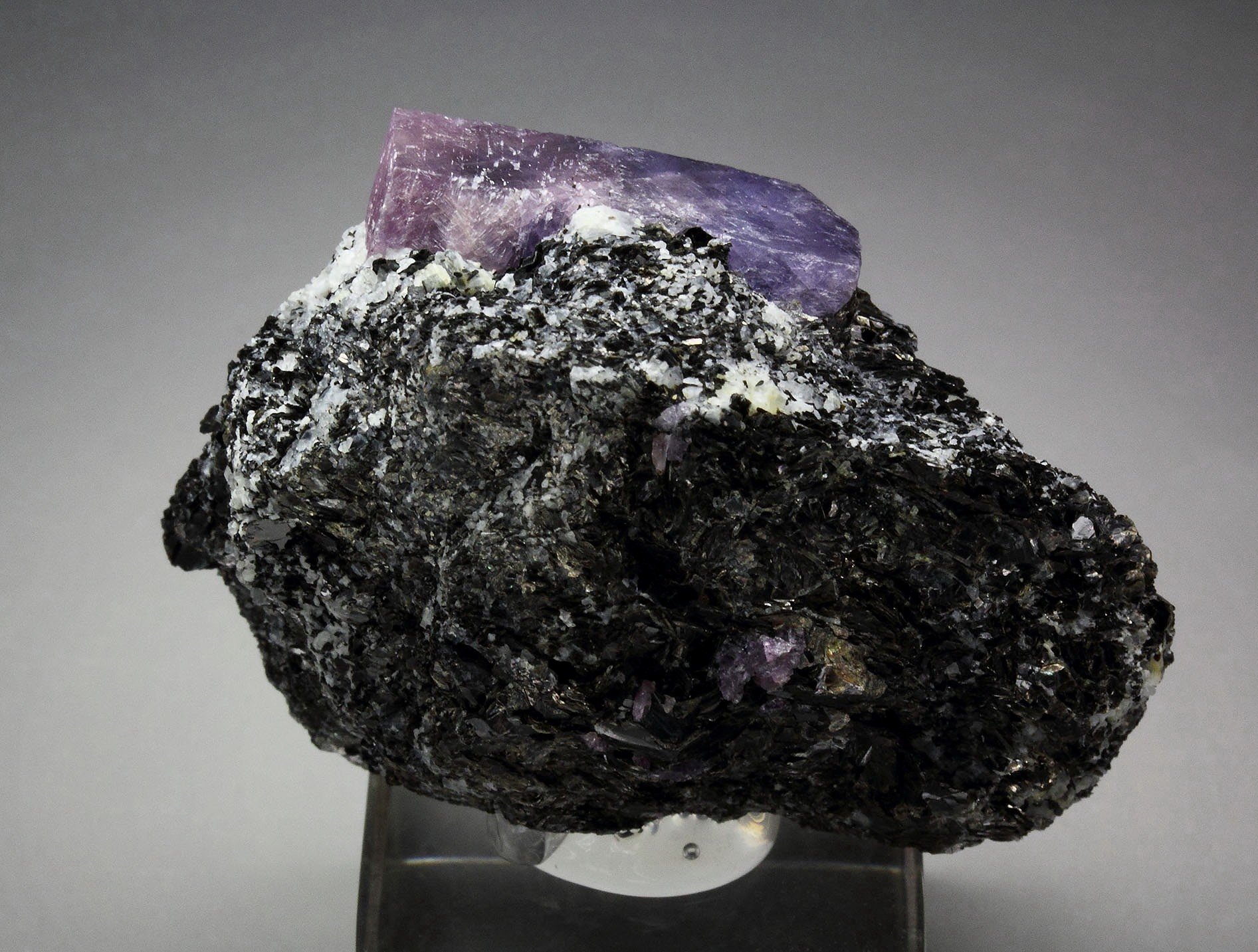 bi-color CORUNDUM var. RUBY, MUSCOVITE