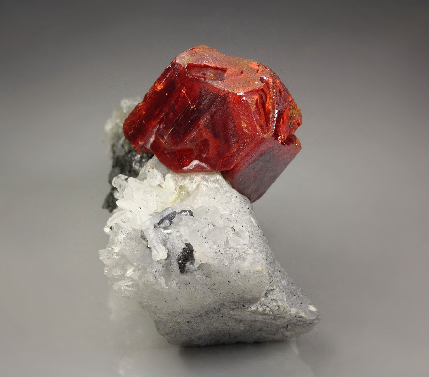 REALGAR, SPHALERITE, QUARTZ