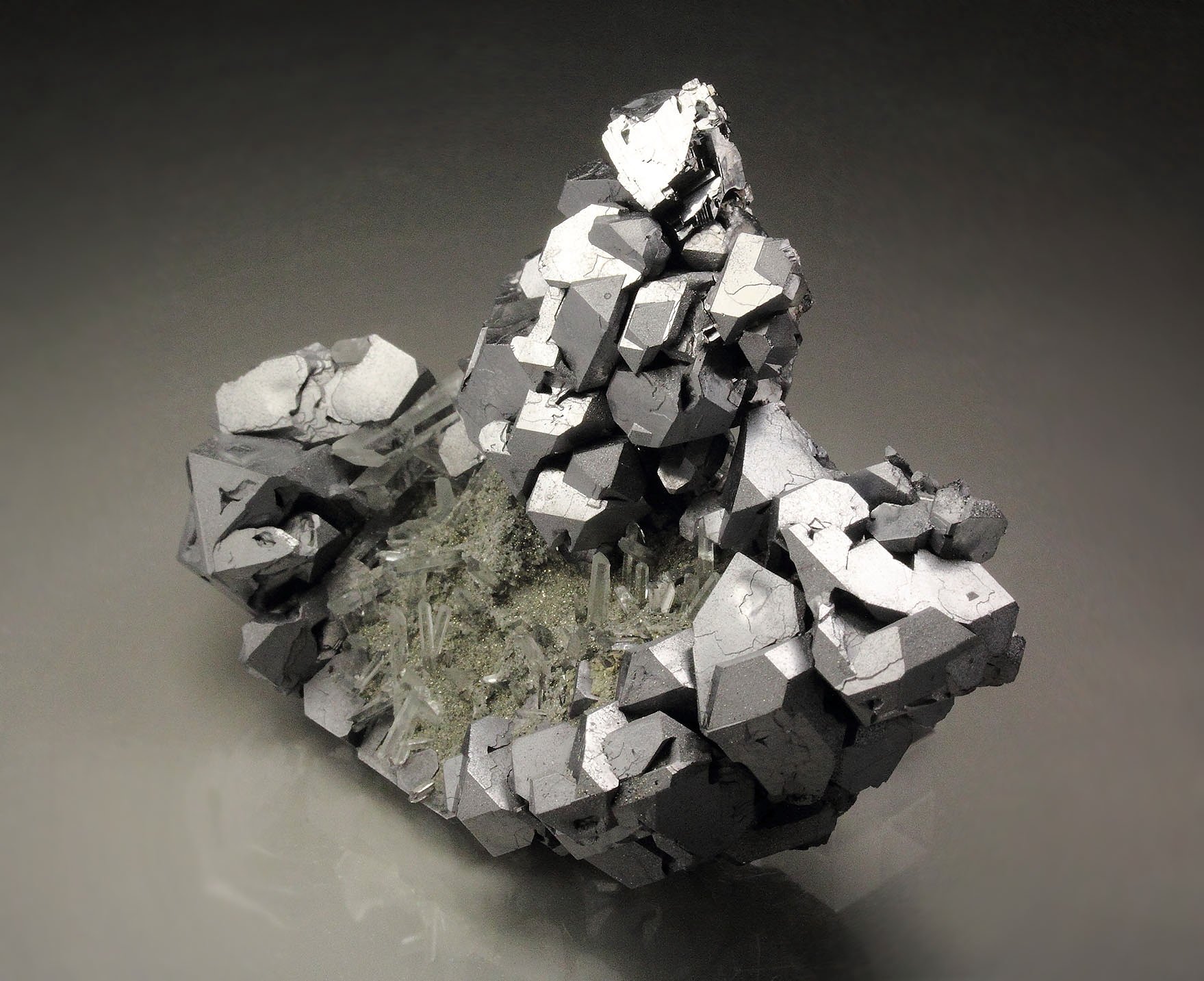 twinned GALENA, QUARTZ, PYRITE