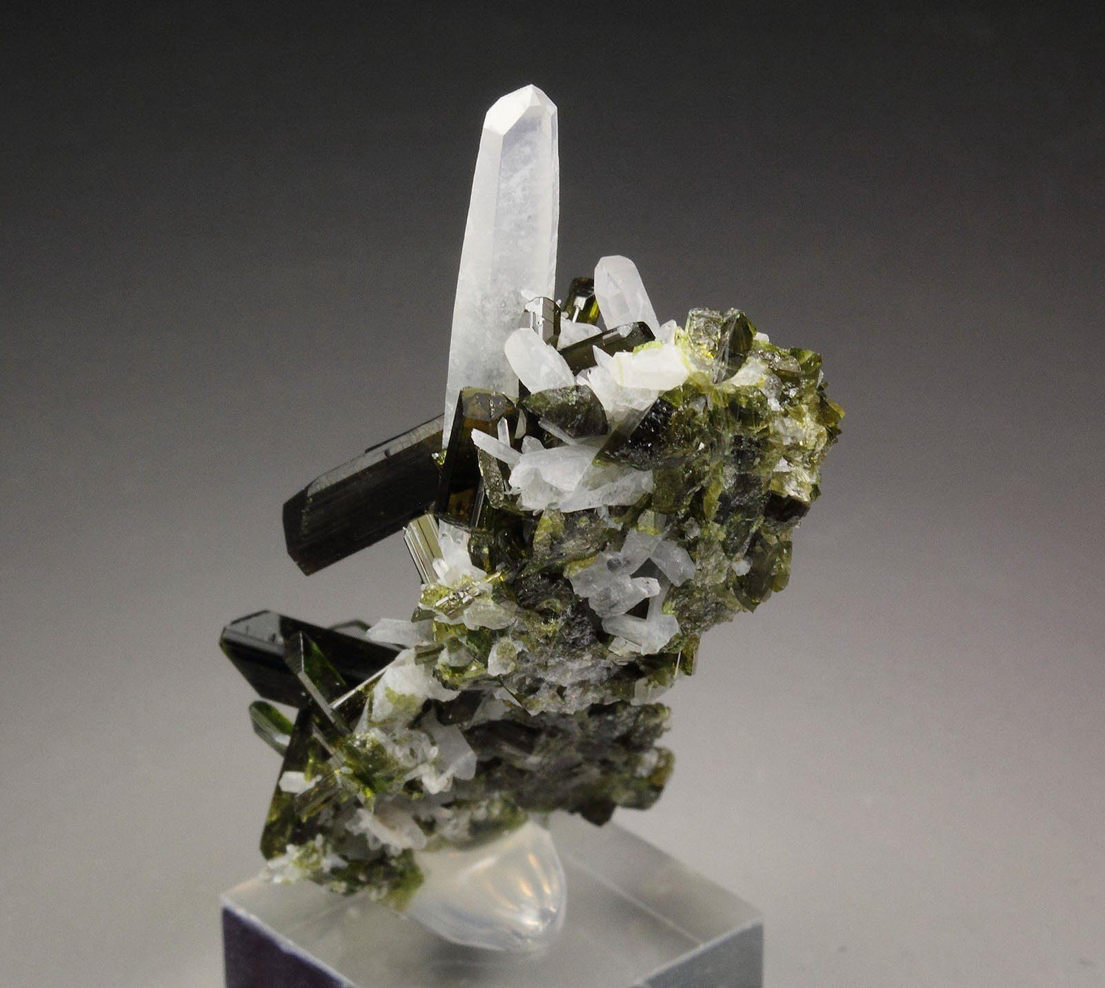 EPIDOTE, QUARTZ