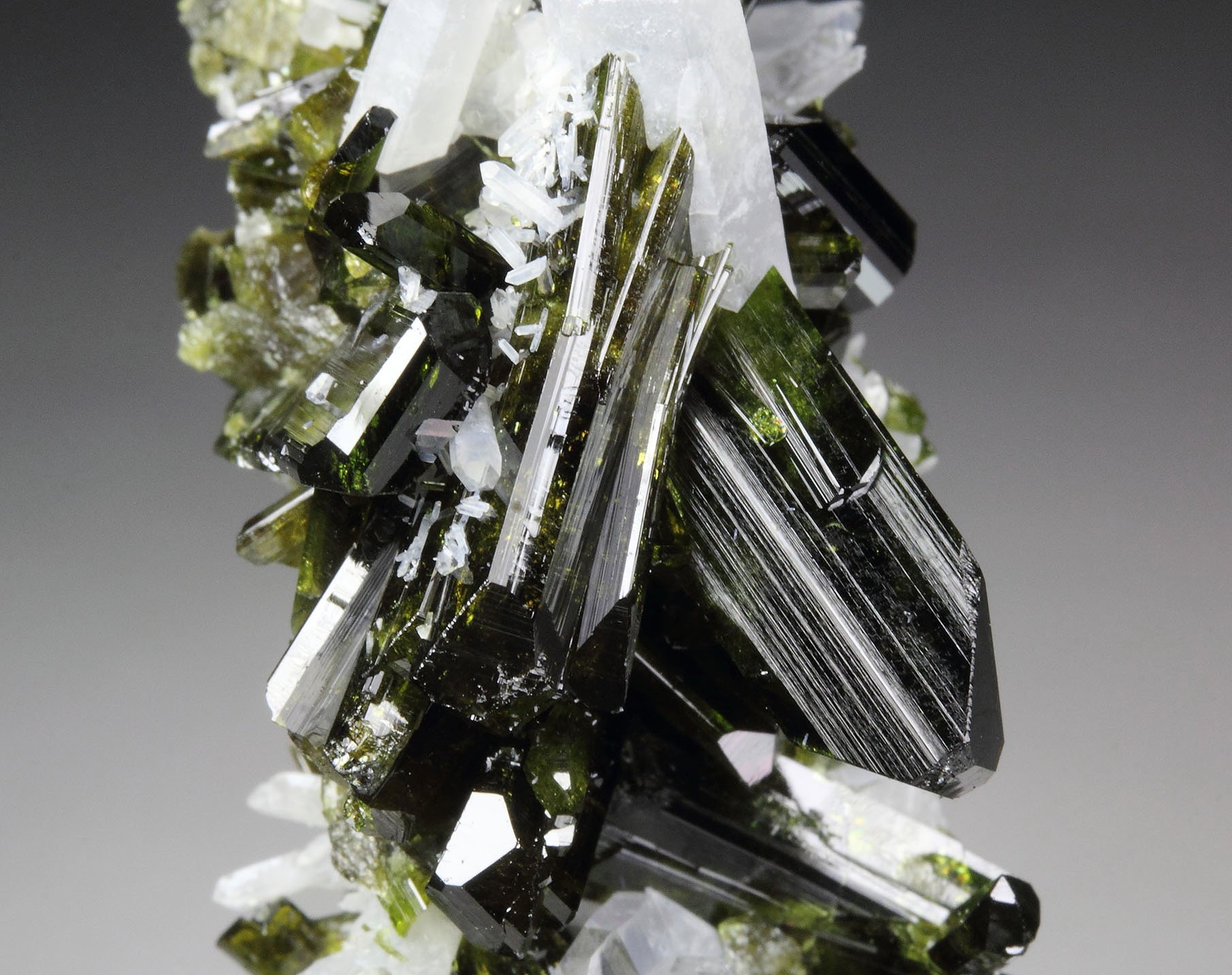 EPIDOTE, QUARTZ